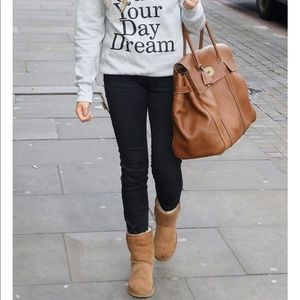 uGG Kristin size 7  new!! Beautiful